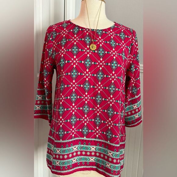 Like new! Boutique Everly adorable patterned flowy keyhole back top! - Picture 5 of 13